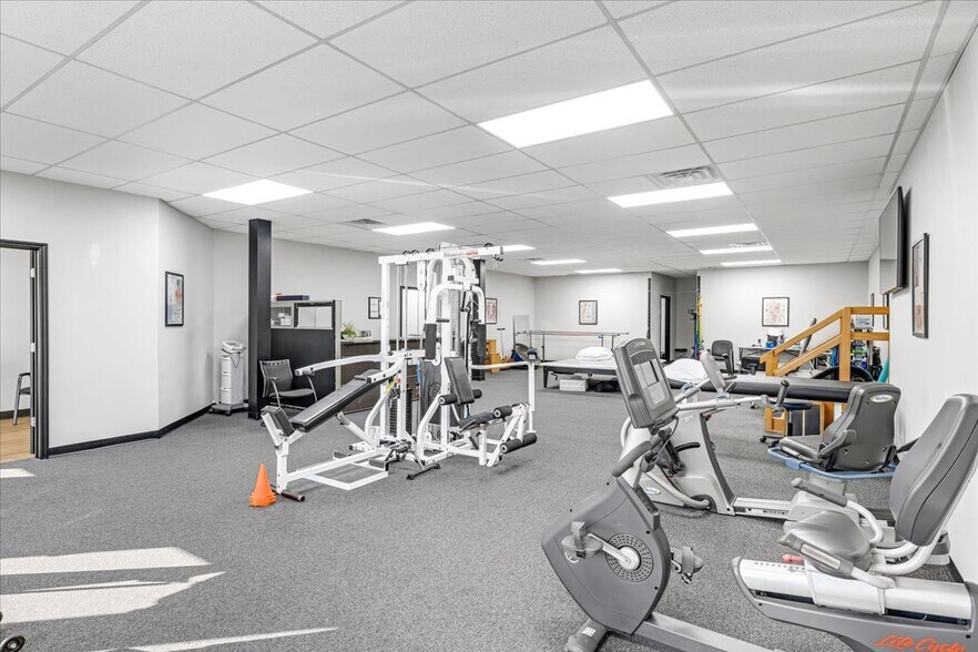More Photos Of 421 N Broadway, Portland Medical For Sale