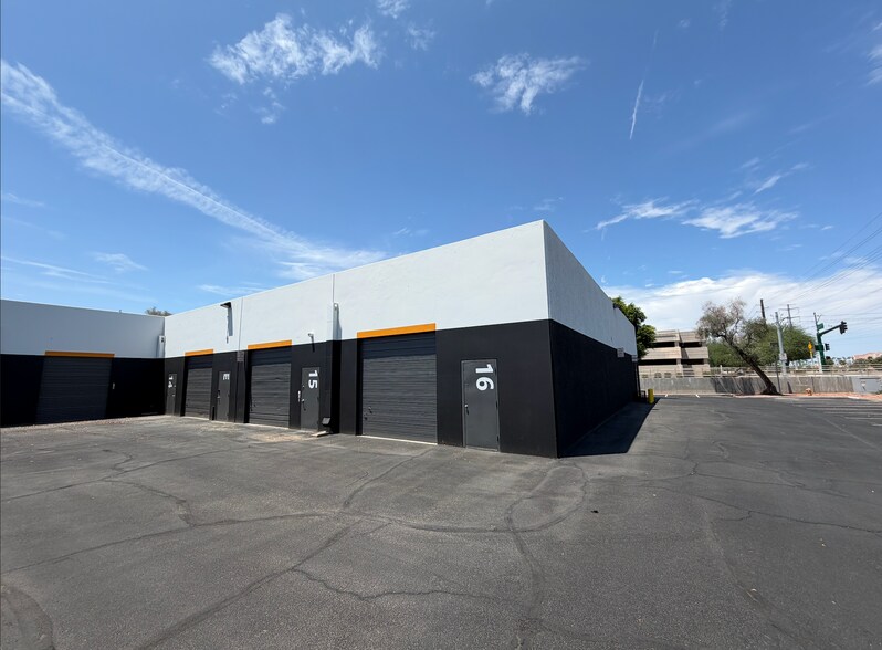 More Photos Of 2440 W Mission Ln, Phoenix Light Distribution For Lease