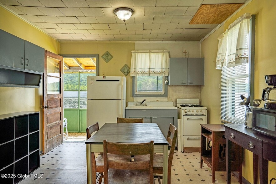 More Photos Of 4140 County Route 48, Argyle Specialty For Sale