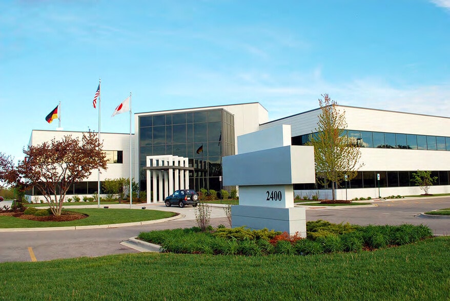 More Photos Of 2400 Huntington Blvd, Hoffman Estates Flex For Sale