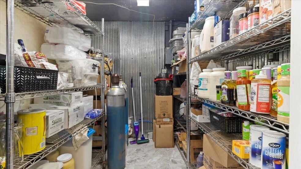 More Photos Of 1027 Porter Wagoner Blvd, West Plains Restaurant For Sale