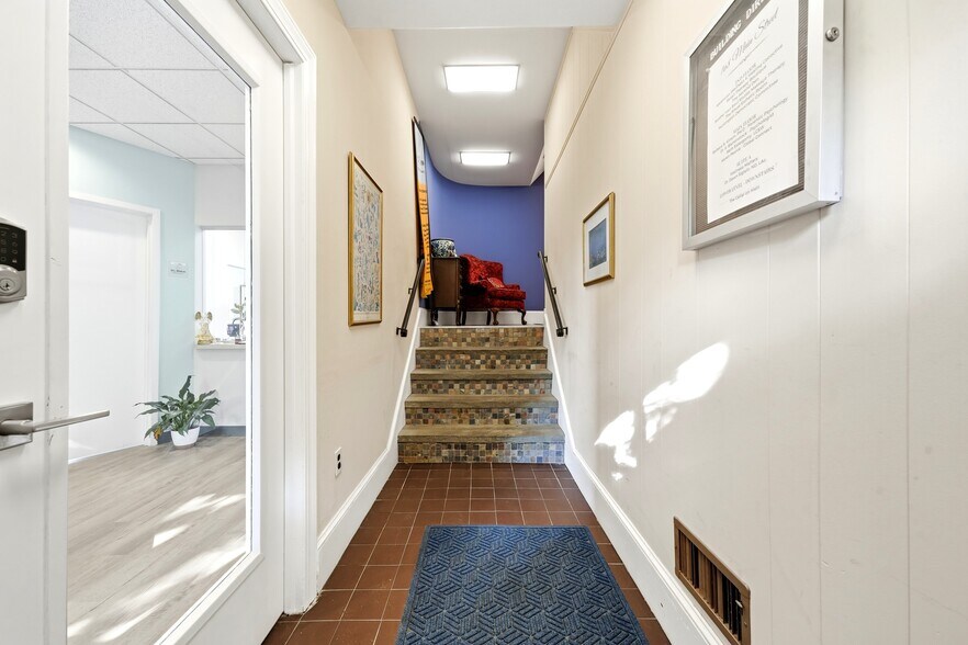 More Photos Of 168 Main St, Huntington Office For Lease
