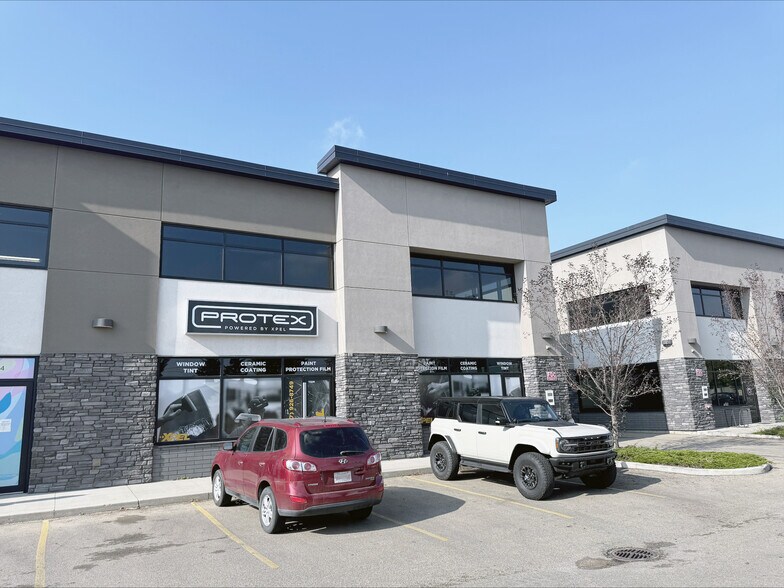 Primary Photo Of 11320-11326 119 St NW, Edmonton Showroom For Lease