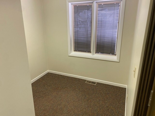 More Photos Of 228 Seventh St, Frankfort Office For Lease