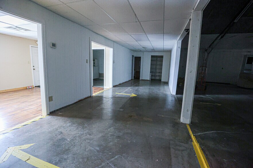 More Photos Of 633 N 6th St, Paducah Warehouse For Sale