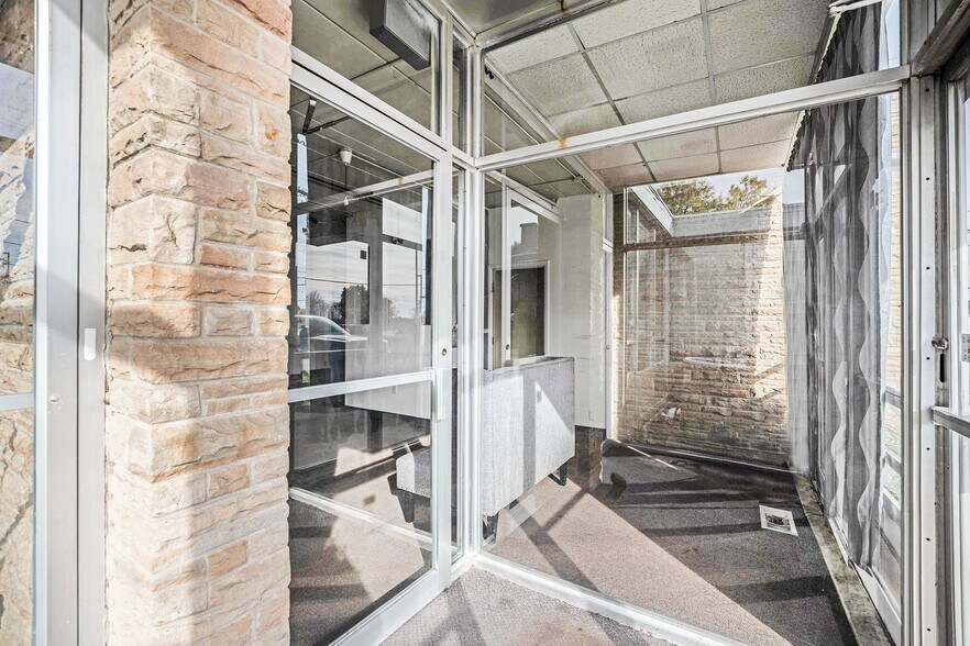 More Photos Of 740 Emerick St, Ypsilanti Medical For Lease