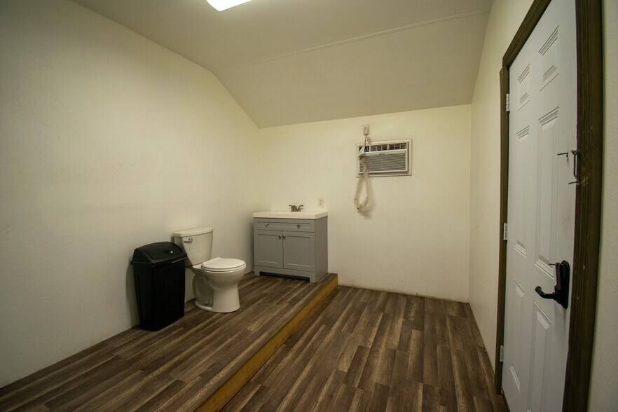 More Photos Of 220 Camp St, Mentone Trailer Camper Park For Sale