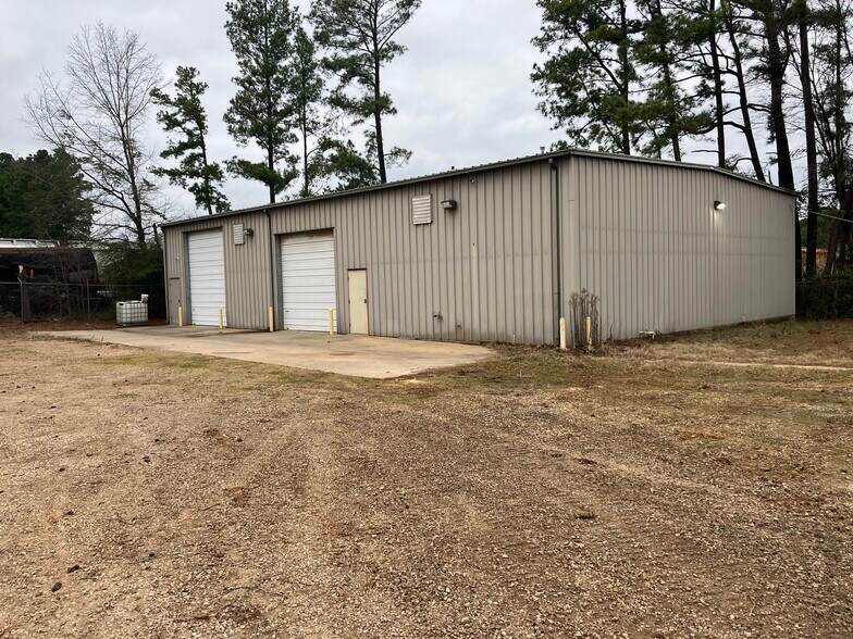 More Photos Of 315 Enterprise St, Longview Light Manufacturing For Lease