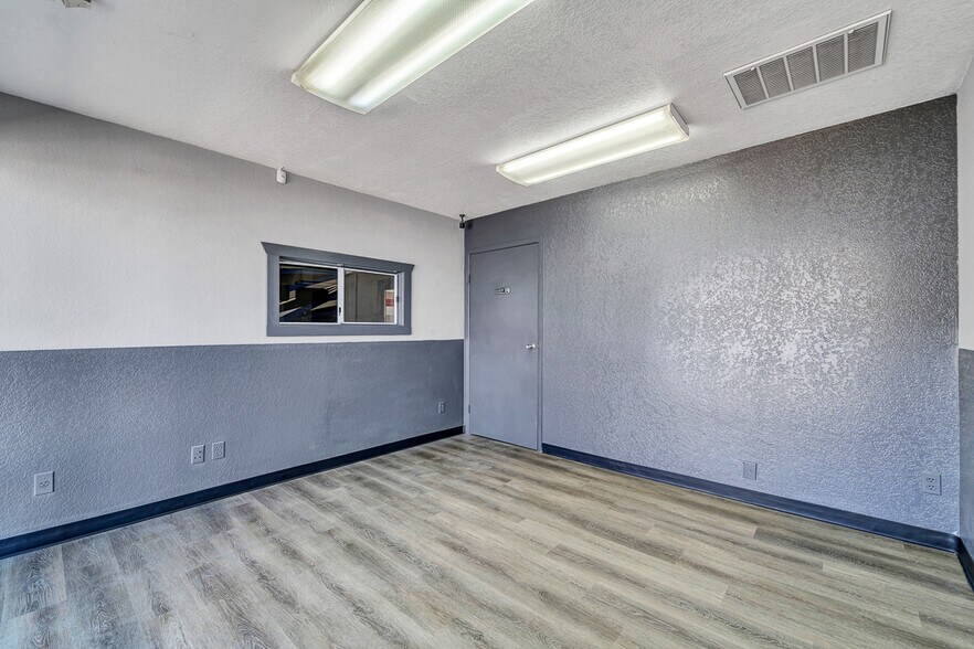 More Photos Of 7809 N 68th Ave, Glendale Warehouse For Sale