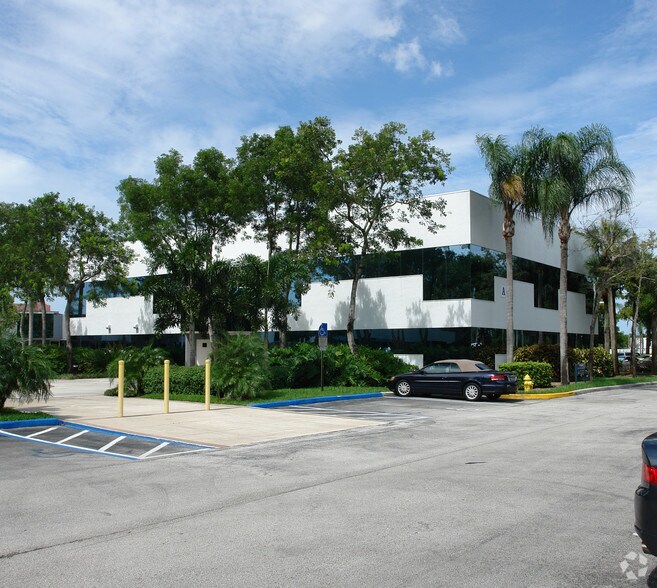 More Photos Of 7800 Peters Rd, Plantation Unknown For Lease