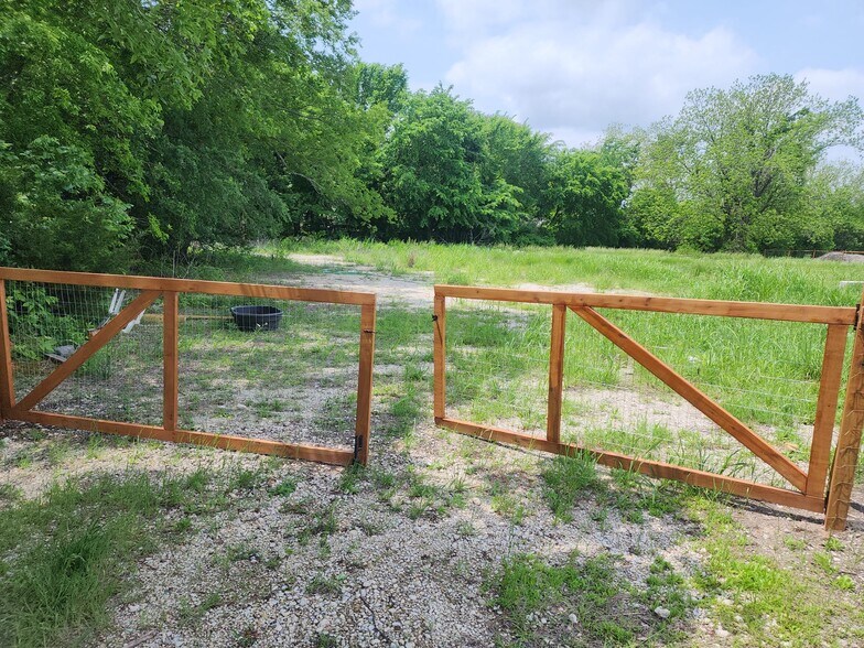 More Photos Of 2895 County Road 341, McKinney Land For Lease