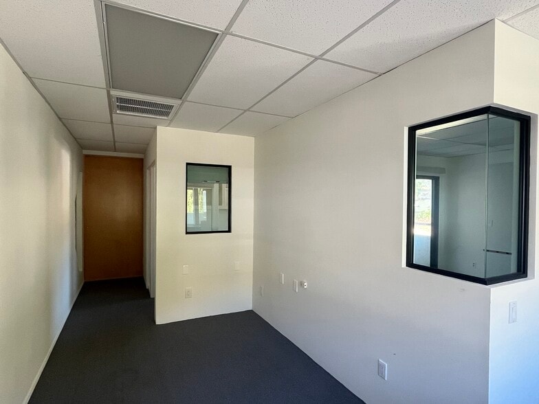 More Photos Of 352 3rd St, Laguna Beach Office For Lease