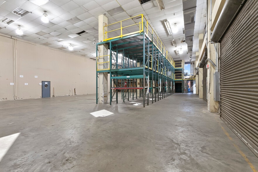 More Photos Of 3131 N I-10 Service Rd E, Metairie Office For Lease