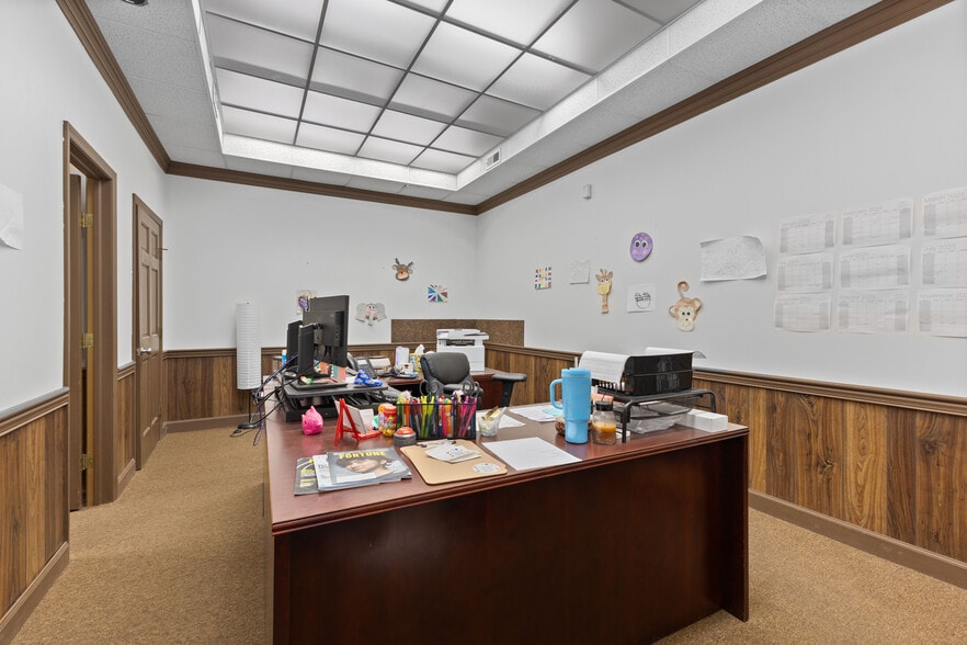 More Photos Of 3300-3312 Encrete Ln, Dayton Light Manufacturing For Lease