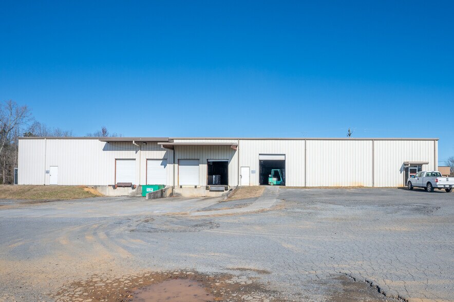 More Photos Of 1849 US-41, Calhoun Warehouse For Sale