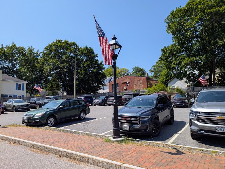 More Photos Of 35 Water St, Wiscasset Medical For Lease