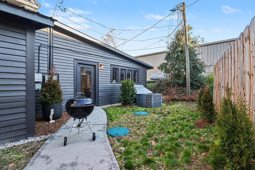 More Photos Of 31 Earl St, Clayton General Retail For Sale