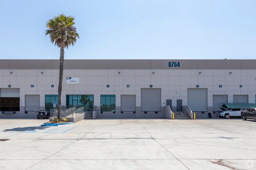 More Photos Of 6754 Calle De Linea, San Diego Manufacturing For Lease