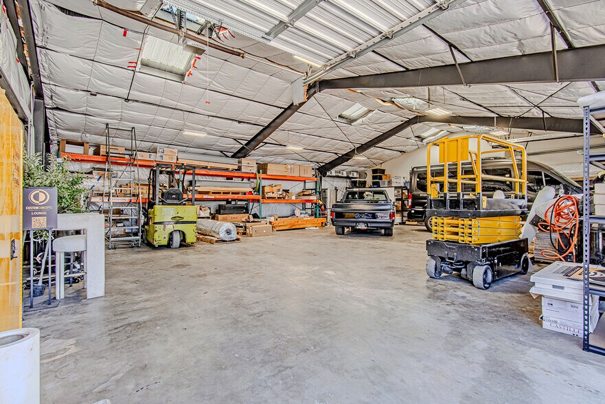 More Photos Of 5703-5705 Edgemoor Dr, Houston Warehouse For Lease
