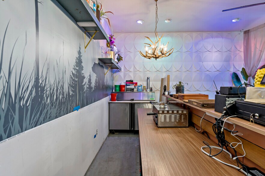 More Photos Of 848 Duss Ave, Ambridge Storefront Retail Residential For Sale