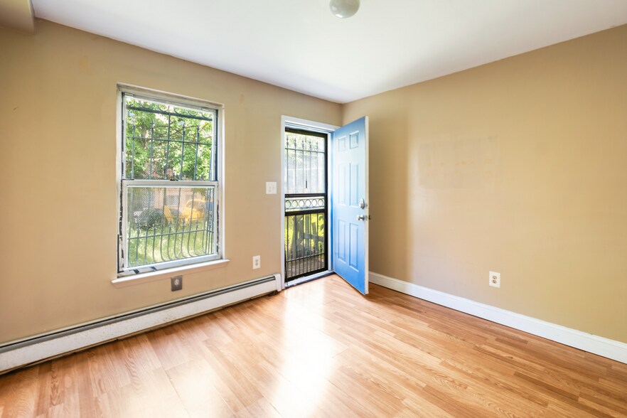 More Photos Of 940 E 181st St, Bronx Land For Sale