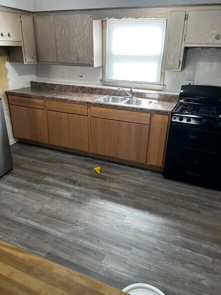 More Photos Of 10952 S Western Ave, Chicago Apartments For Sale