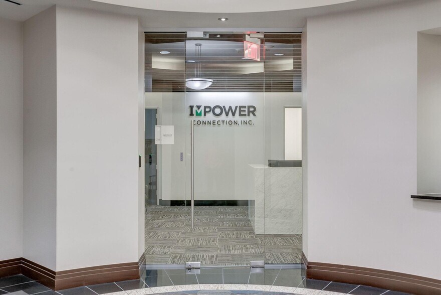 More Photos Of 3100 W 7th St, Fort Worth Office Residential For Lease