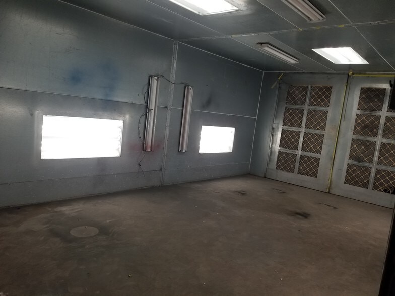 More Photos Of 3411 Recker Hwy, Winter Haven Flex For Lease