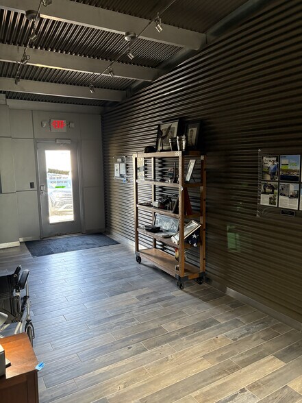 More Photos Of 1818 Scherer Pky, Saint Charles Warehouse For Sale