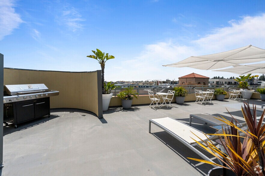 More Photos Of 65 W Dayton St, Pasadena Coworking Space