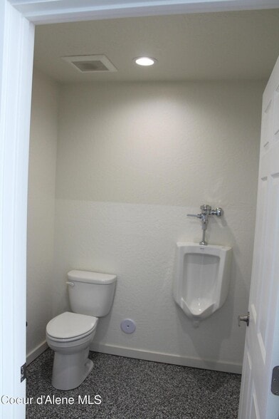 More Photos Of 17011 W Tulip Ct, Post Falls Industrial For Sale