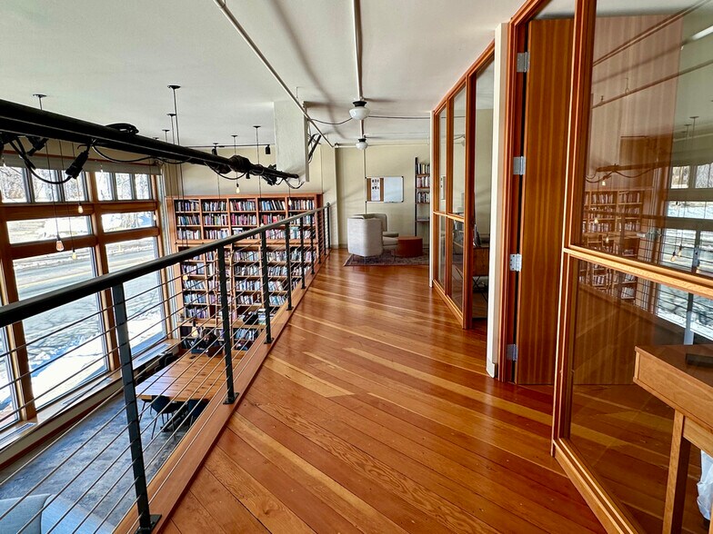 More Photos Of 1619 Hennepin Ave, Minneapolis Office For Lease