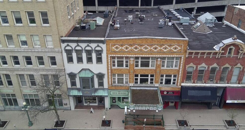Primary Photo Of 309 Main St, Peoria Storefront Retail Residential For Sale