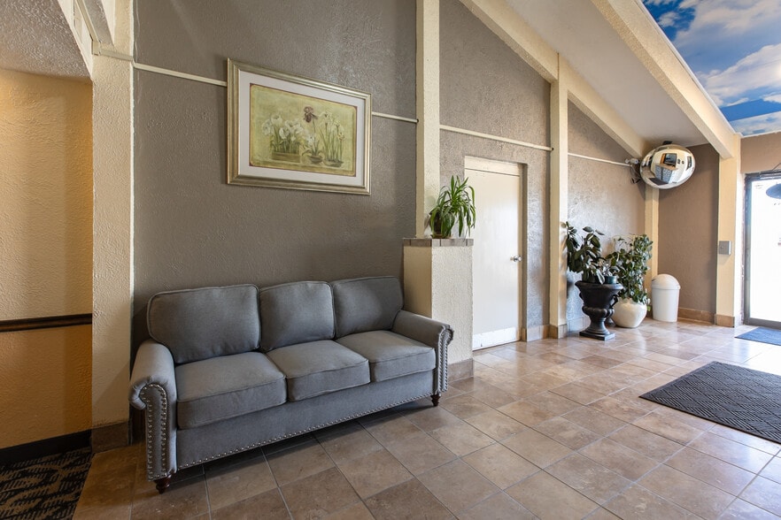 More Photos Of 2093 W Oklahoma Ave, Ulysses Hotel For Sale