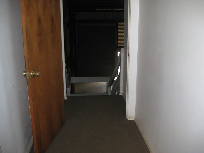 More Photos Of 99-899 Iwaena St, Aiea Warehouse For Lease