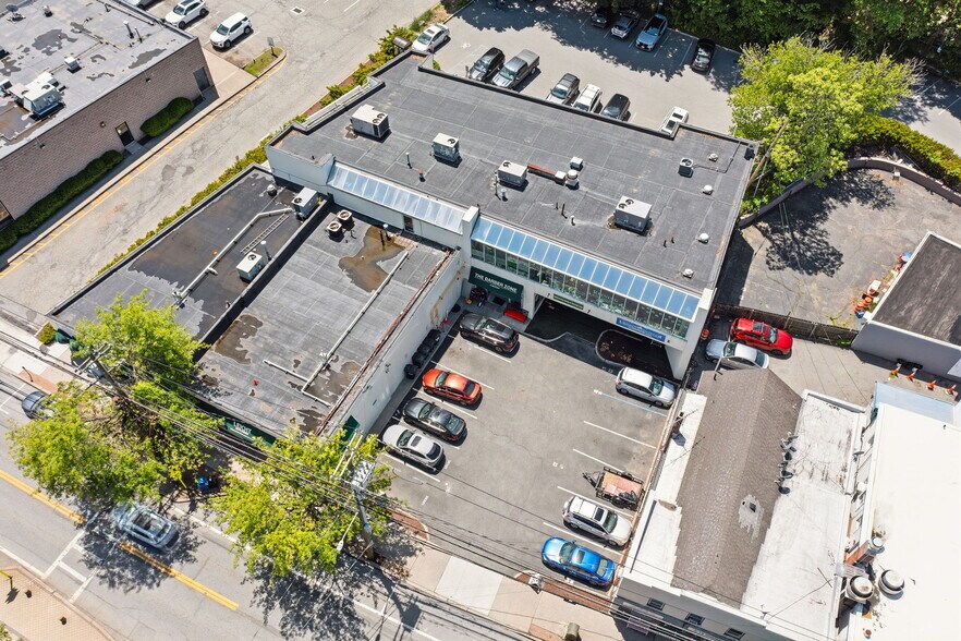 More Photos Of 200 E Main St, Mount Kisco Freestanding For Sale