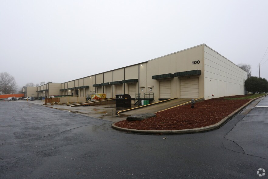 More Photos Of 1800 Sandy Plains Pky, Marietta Unknown For Lease