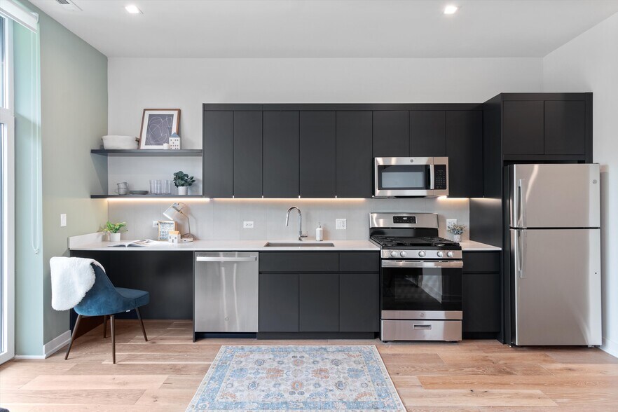 More Photos Of 4513 N Clark St, Chicago Apartments For Sale