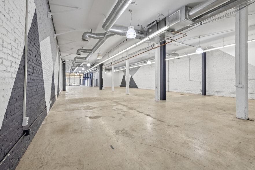 More Photos Of 1931 Bay St, Los Angeles Showroom For Lease