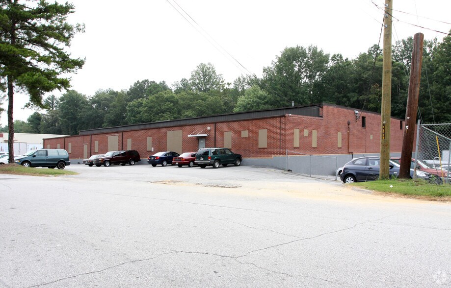 More Photos Of 2723 Apple Valley Rd NE, Atlanta Light Distribution For Lease