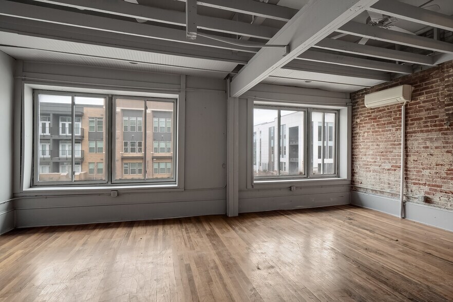 More Photos Of 2557 Broad Ave, Memphis Storefront Retail Office For Sale