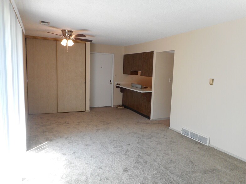 More Photos Of 8492 Lane Dr, Raytown Apartments For Sale