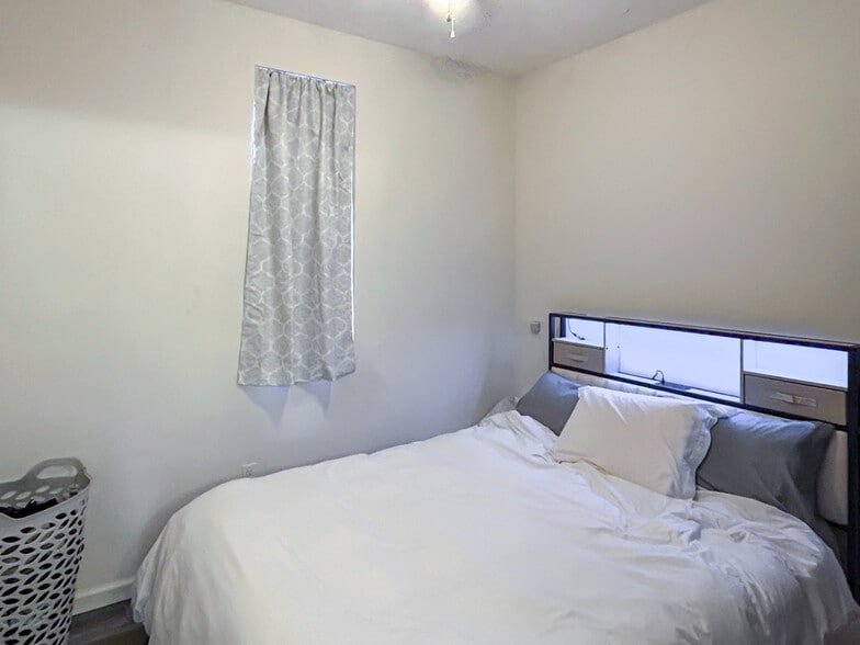 More Photos Of 718 E Mount Morris Rd, Mount Morris Storefront Retail Residential For Sale