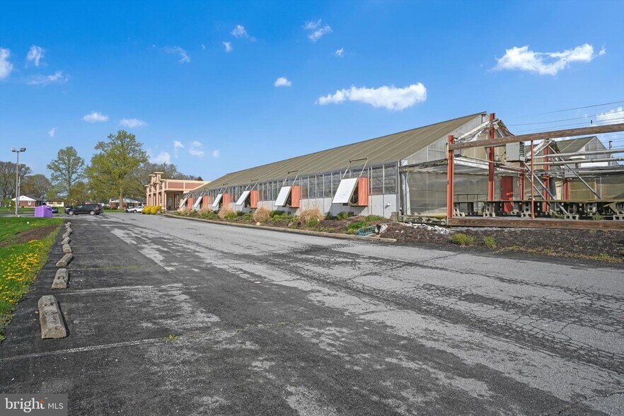 More Photos Of 501 W Washington Ave, Myerstown General Retail For Sale