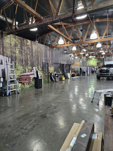 More Photos Of 202 W Palm Ave, Burbank Industrial For Lease