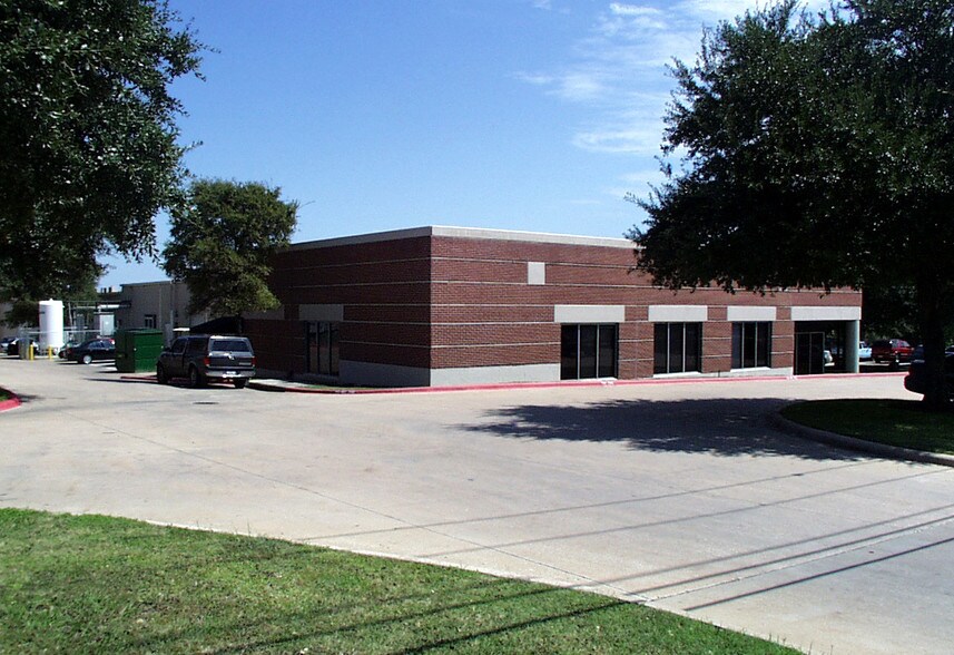 More Photos Of 2602 Ridgepoint Dr, Austin Office For Lease