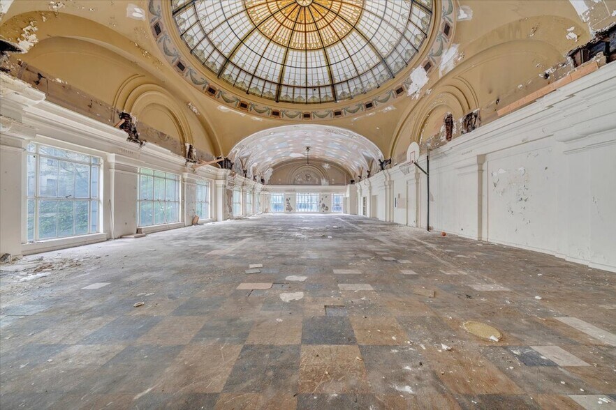 More Photos Of 901 Main St, Lynchburg Office Residential For Sale