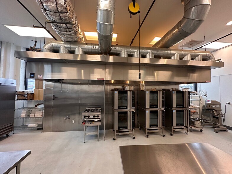 More Photos Of 1311 SE 7th Ave, Portland Restaurant For Lease