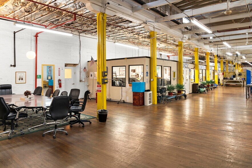 More Photos Of 100-118 John F Kennedy Dr N, Bloomfield Warehouse For Lease