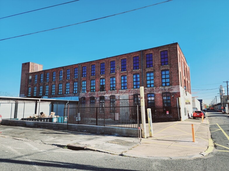 More Photos Of 3450 Salmon St, Philadelphia Warehouse For Lease